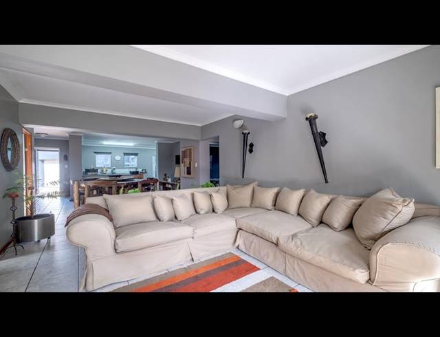 4 BEDROOM HOUSE FOR SALE IN MILNERTON RIDGE